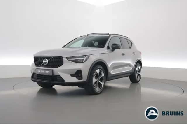 Volvo XC40 (2023) thumbnail 1