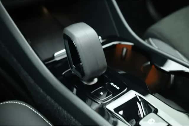 Volvo XC40 (2023) thumbnail 5