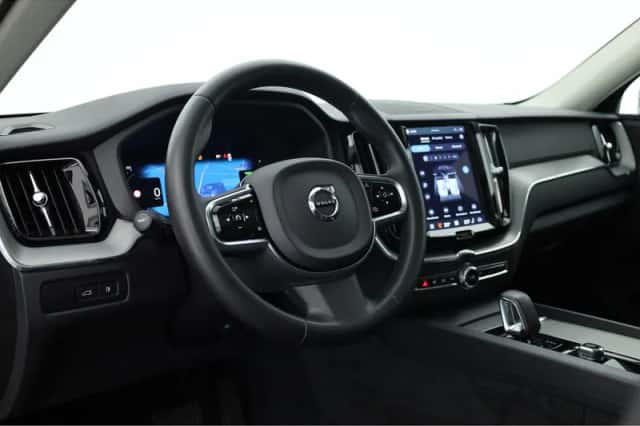 Volvo XC60 (2023) thumbnail 4
