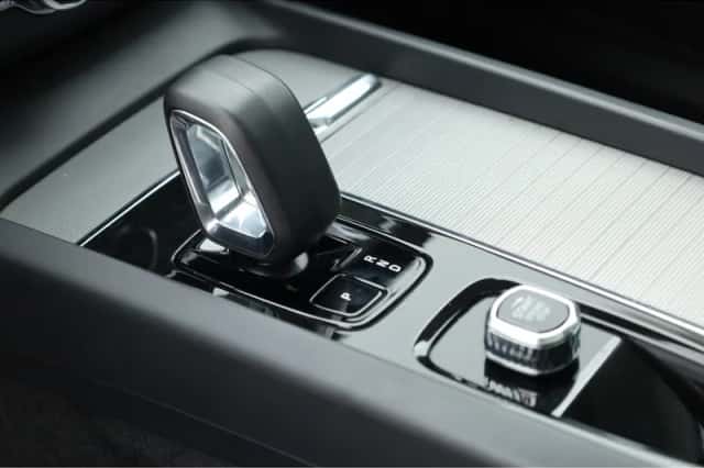Volvo XC60 (2023) thumbnail 5
