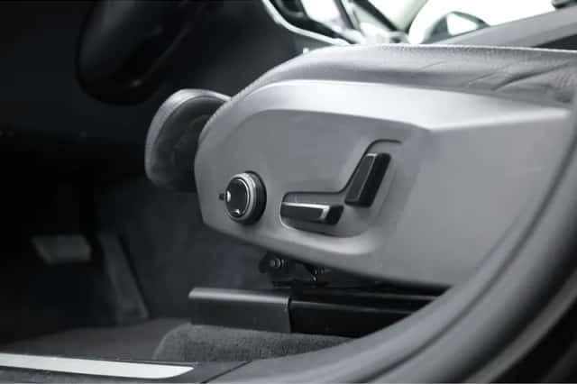 Volvo XC60 (2023) thumbnail 6