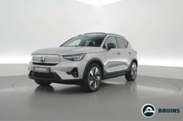 Volvo XC40 (2023) thumbnail 1