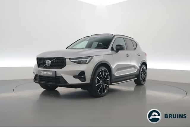 Volvo XC40 (2023) thumbnail 1
