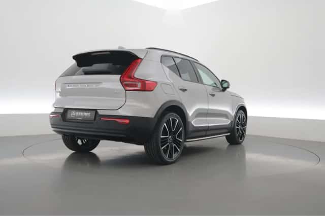 Volvo XC40 (2023) thumbnail 2