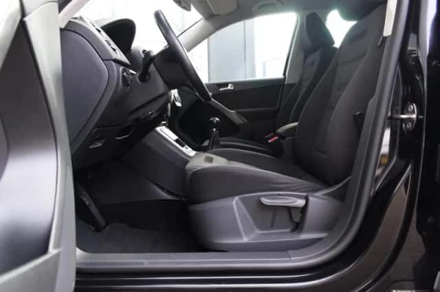 Volkswagen Tiguan (2009) thumbnail 5