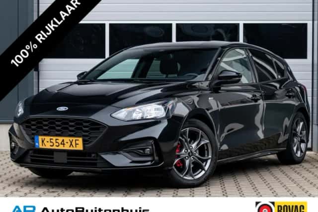 Ford Focus (2021) thumbnail 1