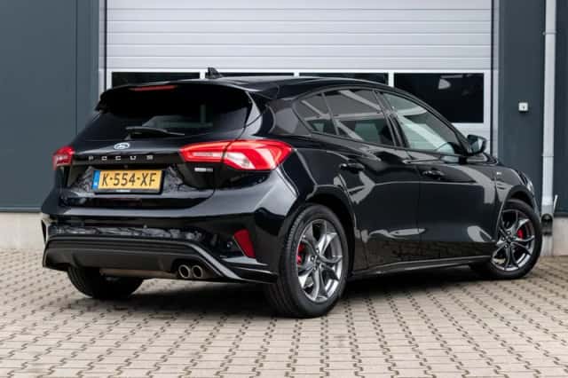 Ford Focus (2021) thumbnail 2