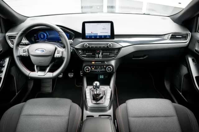 Ford Focus (2021) thumbnail 3