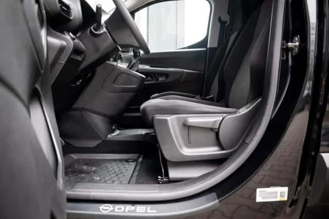 Opel Combo (2021) thumbnail 4