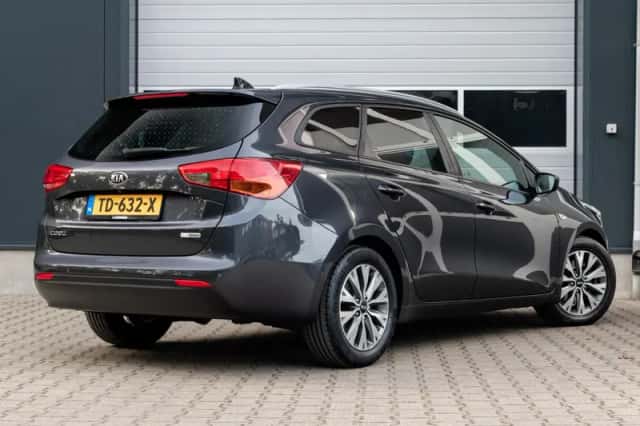 Kia Ceed (2018) thumbnail 2