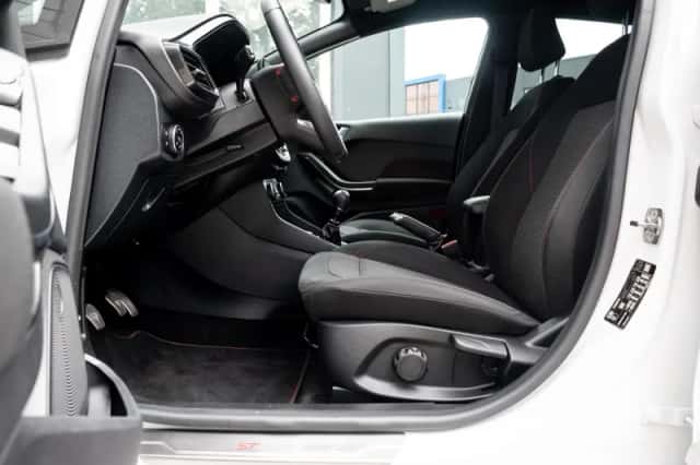 Ford Fiesta (2021) thumbnail 5
