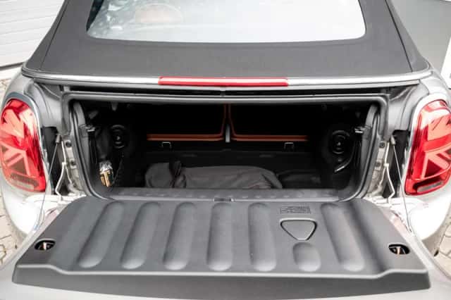 MINI Cabrio (2018) thumbnail 6
