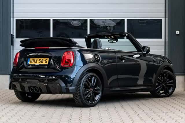 MINI Cabrio (2021) thumbnail 2