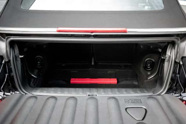 MINI Cabrio (2021) thumbnail 5
