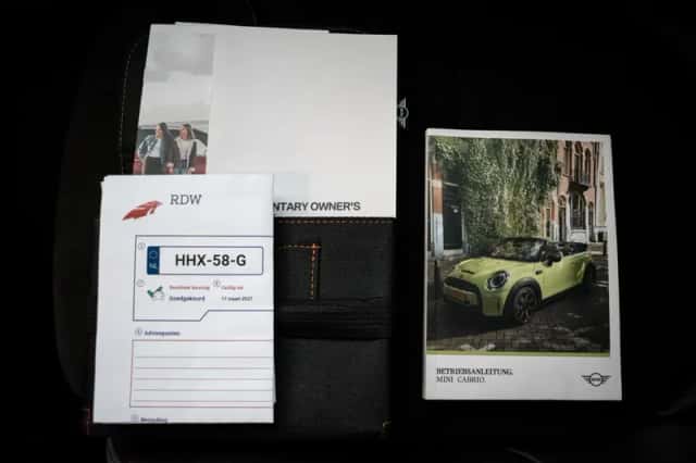 MINI Cabrio (2021) thumbnail 6