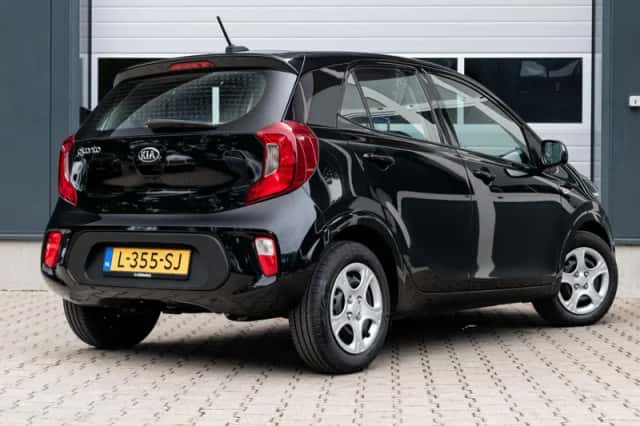 Kia Picanto (2021) thumbnail 2