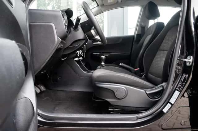 Kia Picanto (2021) thumbnail 5