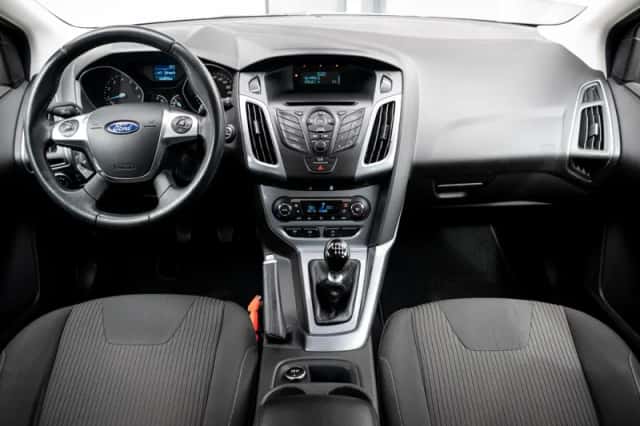 Ford Focus (2013) thumbnail 3