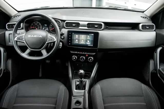 Dacia Duster (2023) thumbnail 3