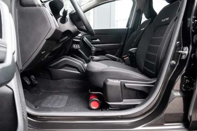 Dacia Duster (2023) thumbnail 5