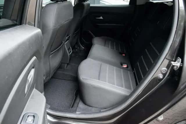 Dacia Duster (2023) thumbnail 6