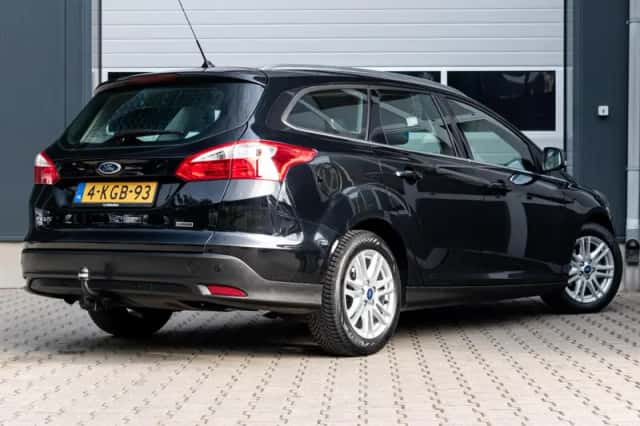 Ford Focus (2013) thumbnail 2