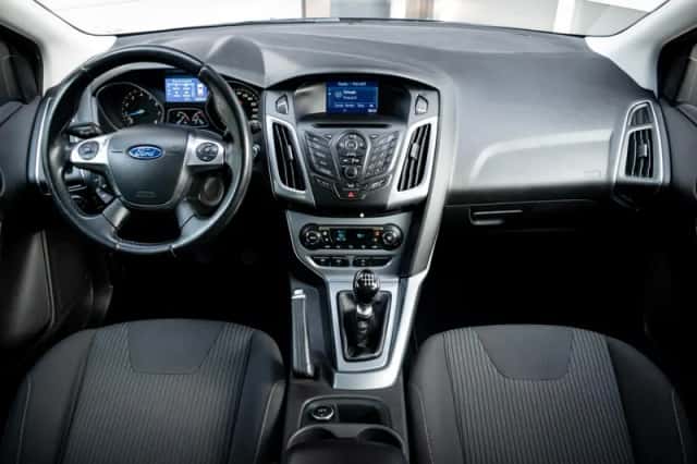 Ford Focus (2013) thumbnail 3