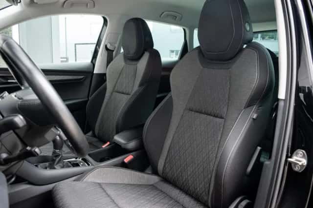 Škoda Karoq (2022) thumbnail 4