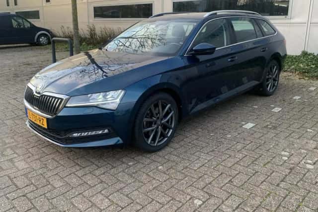 Škoda Superb (2021) thumbnail 1