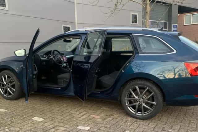 Škoda Superb (2021) thumbnail 2