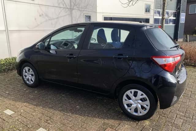 Toyota Yaris (2018) thumbnail 2