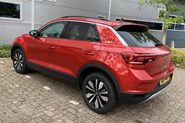 Volkswagen T-Roc (2025) thumbnail 3