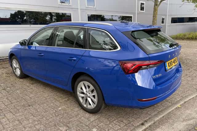 Škoda Octavia (2024) thumbnail 3