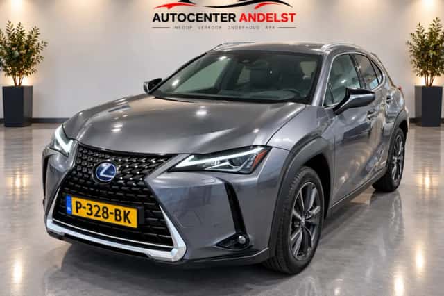 Lexus UX (2019) thumbnail 4