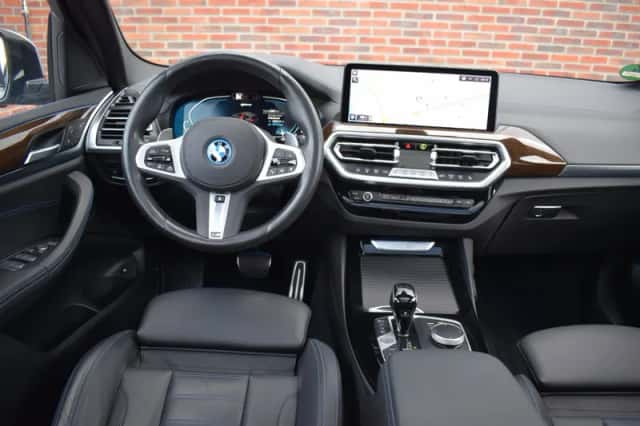 BMW X3 (2024) thumbnail 4
