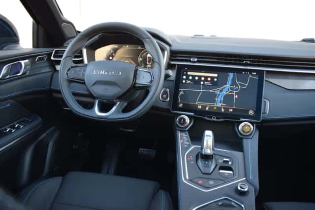 Lynk & Co 01 (2024) thumbnail 5
