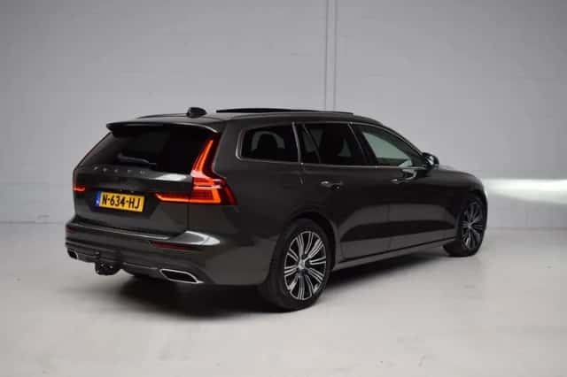 Volvo V60 (2020) thumbnail 2