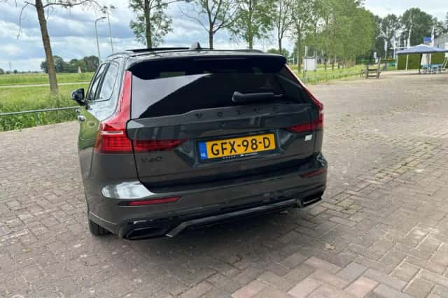 Volvo V60 (2022) thumbnail 5