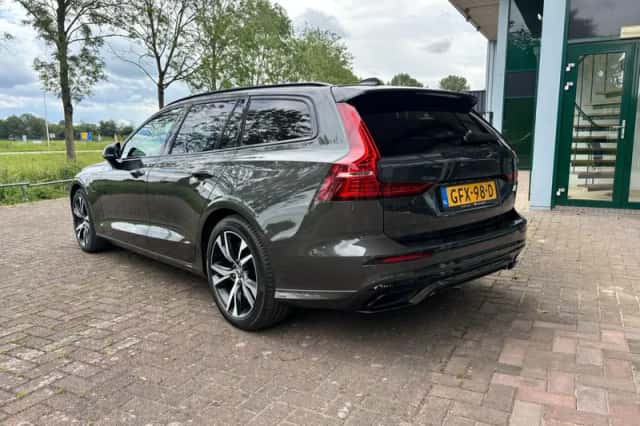 Volvo V60 (2022) thumbnail 6