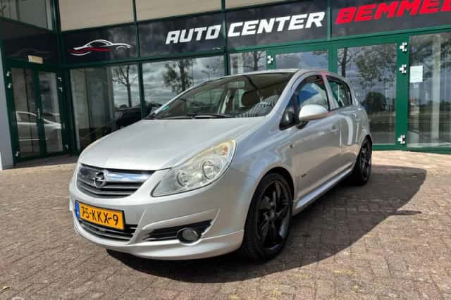Opel Corsa (2010) thumbnail 1