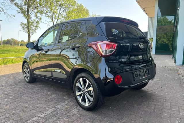 Hyundai i10 (2017) thumbnail 3