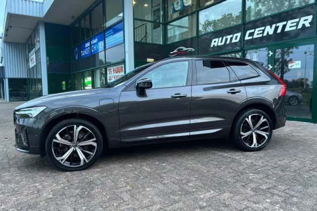 Volvo XC60 (2022) thumbnail 2
