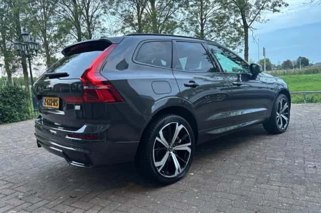 Volvo XC60 (2022) thumbnail 5