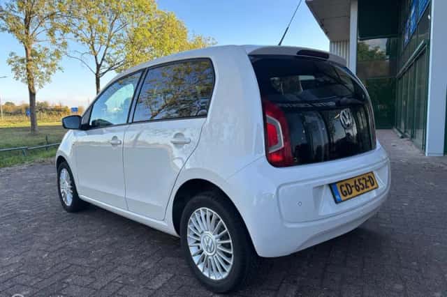 Volkswagen Up! (2013) thumbnail 3