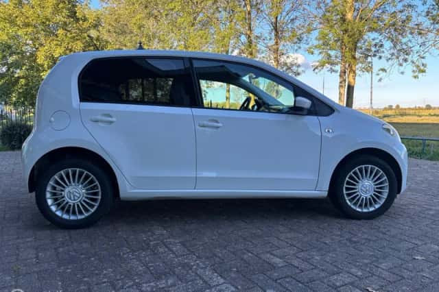 Volkswagen Up! (2013) thumbnail 6