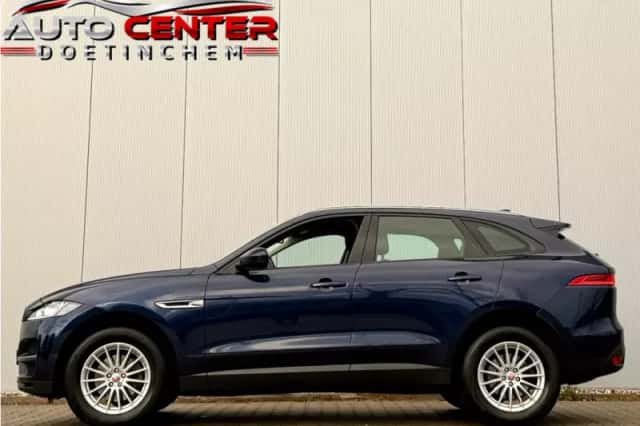 Jaguar F-Pace (2017) thumbnail 2