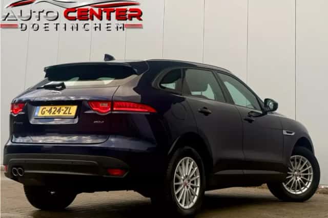Jaguar F-Pace (2017) thumbnail 5