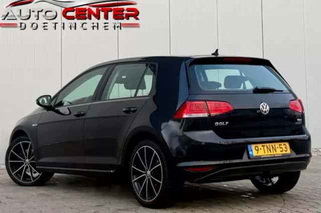 Volkswagen Golf (2014) thumbnail 3