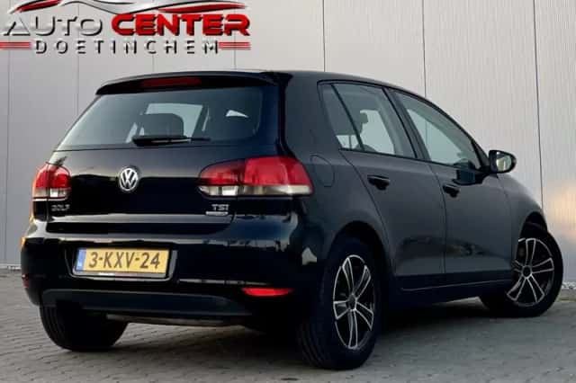 Volkswagen Golf (2009) thumbnail 4