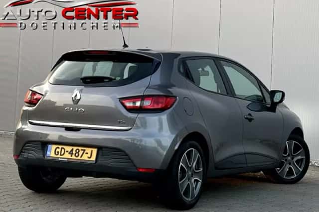 Renault Clio (2015) thumbnail 5